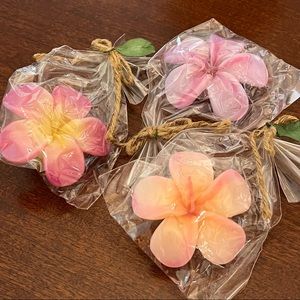 Floating Candles Flower Shapes Set of 3 Pastel Pink Peach Yellow Lavender NEW